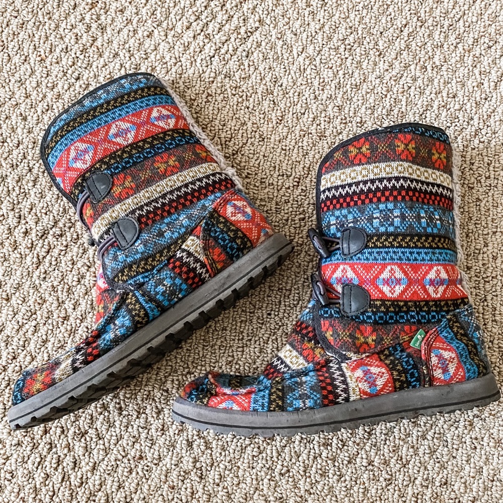 Sanuk Multicolor Sweater Boots Snuggle Size 8